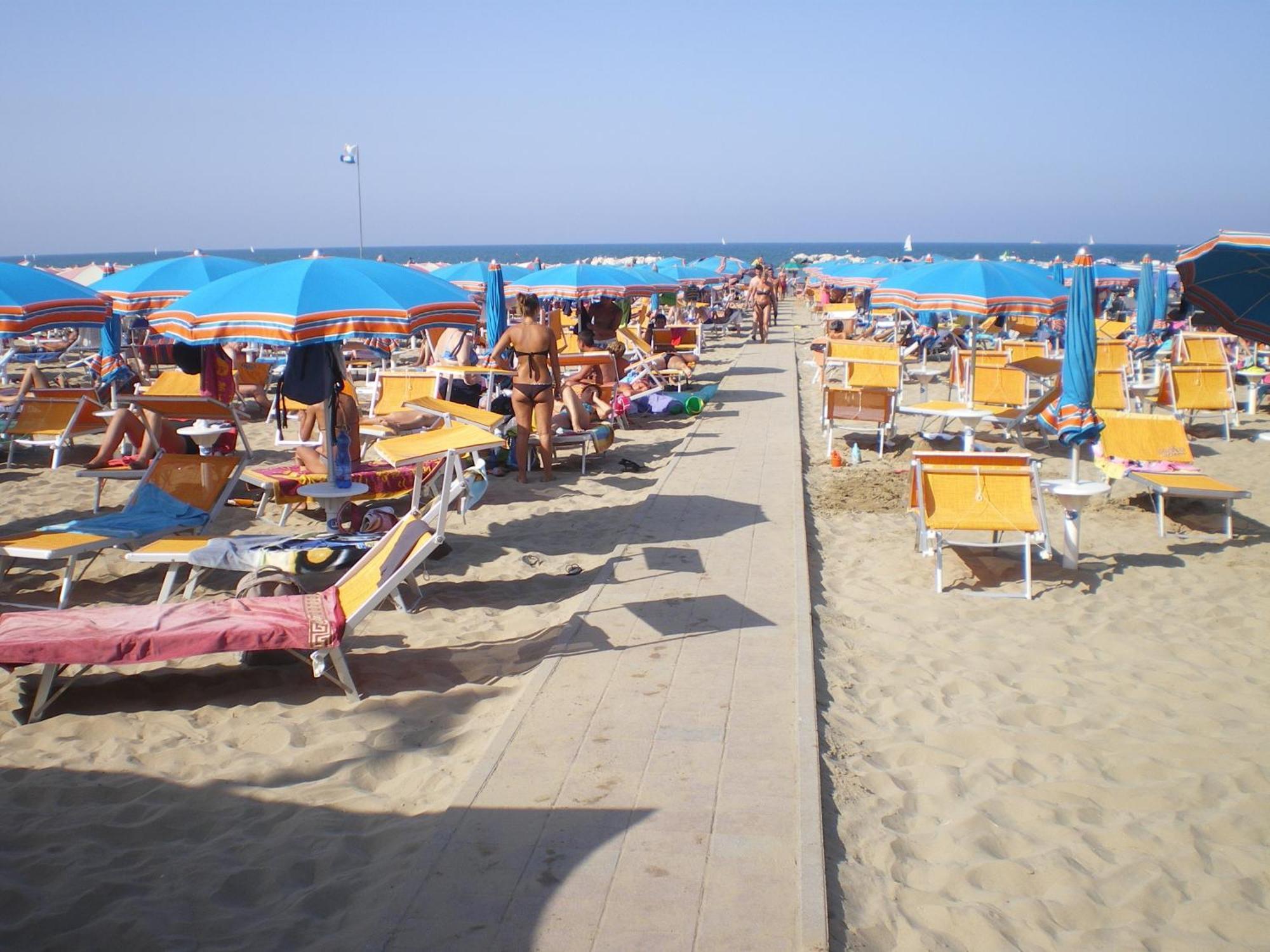 Hotel Des Bains كاتوليكا المظهر الخارجي الصورة